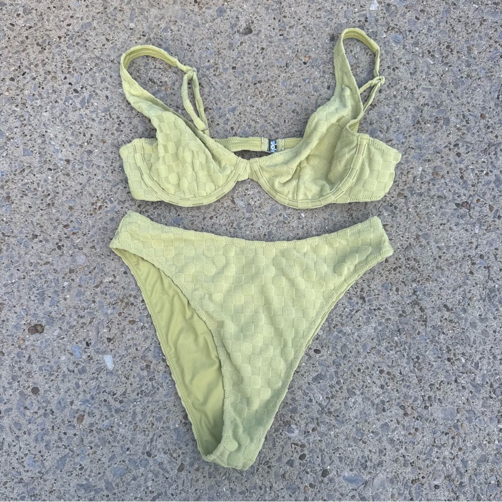 Lime Green Textured Underwire Bikini Set